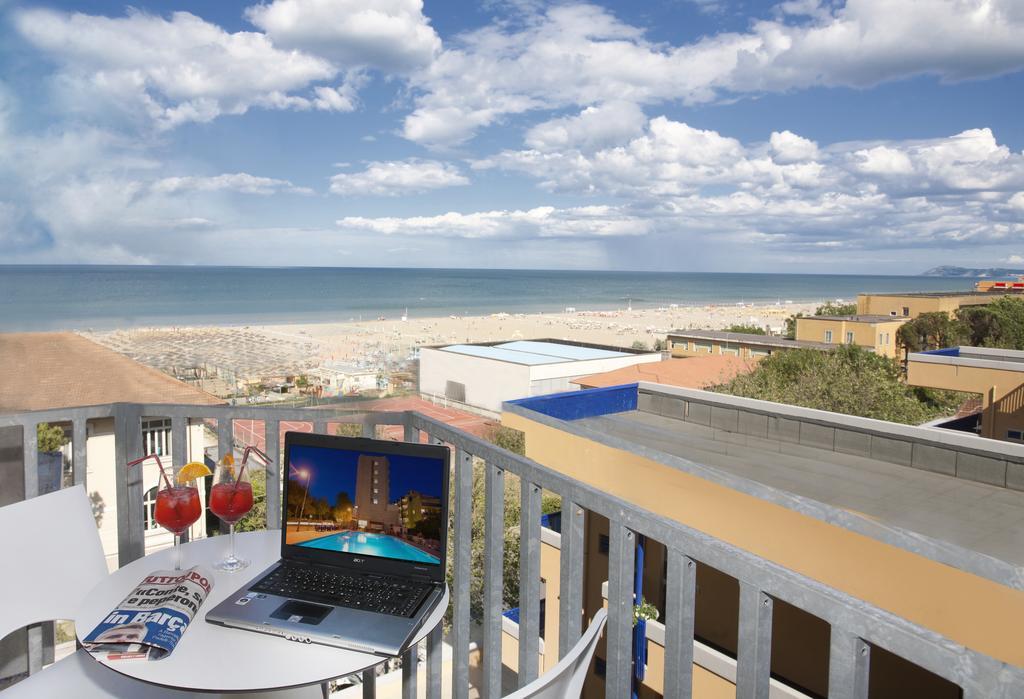 Hotel Jumbo Rimini Eksteriør billede