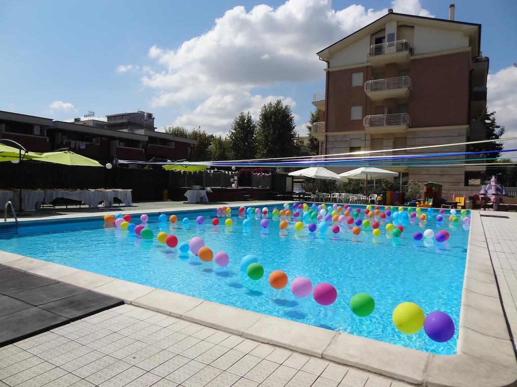Hotel Jumbo Rimini Eksteriør billede