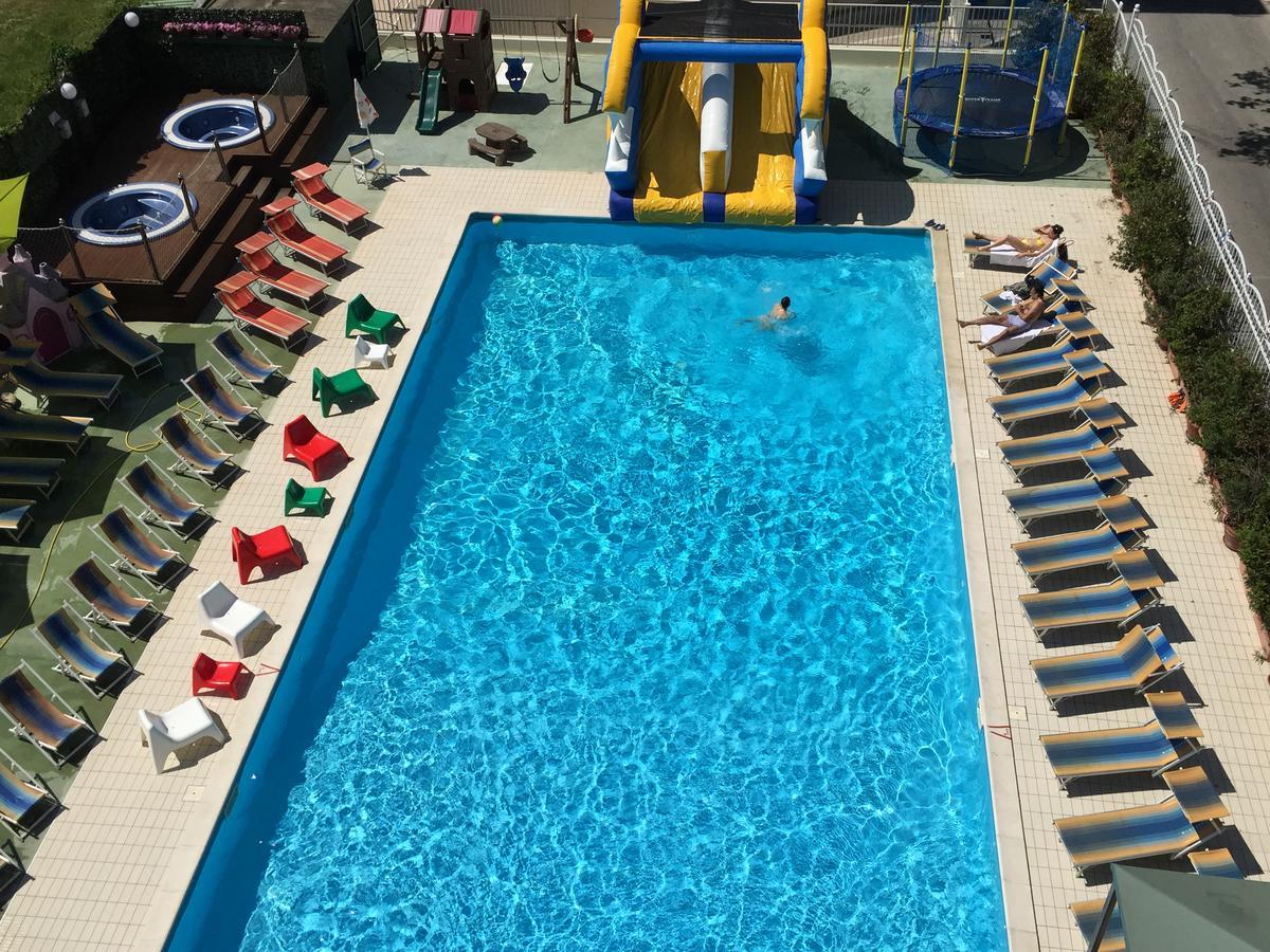 Hotel Jumbo Rimini Eksteriør billede